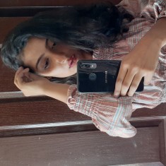 Divya khanna