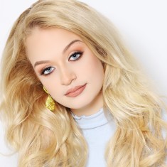 Chloe Rose